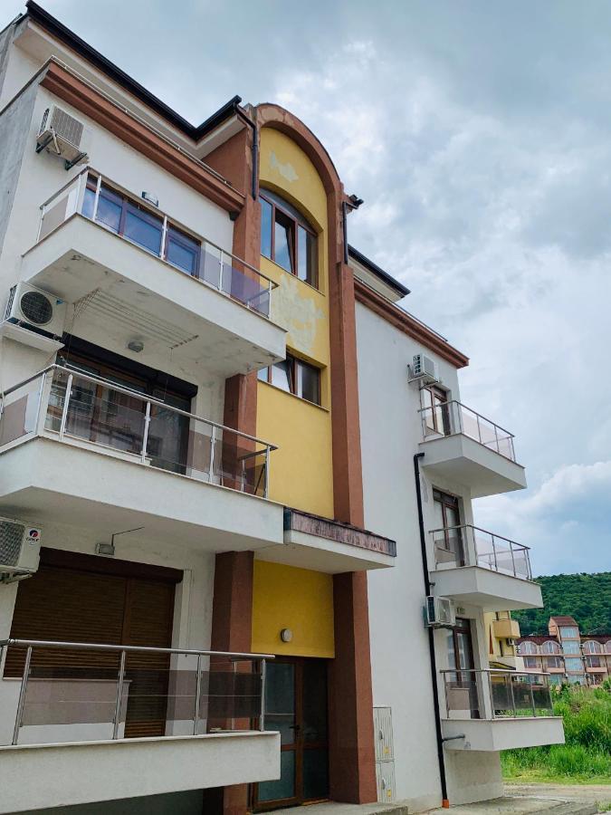 Obzor Tatyana Apartaments Bonjour Exterior photo