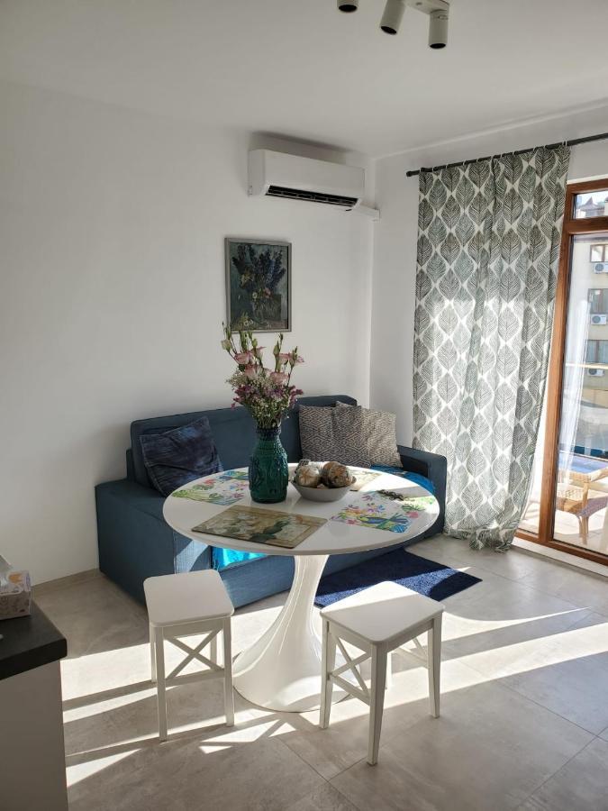 Obzor Tatyana Apartaments Bonjour Exterior photo